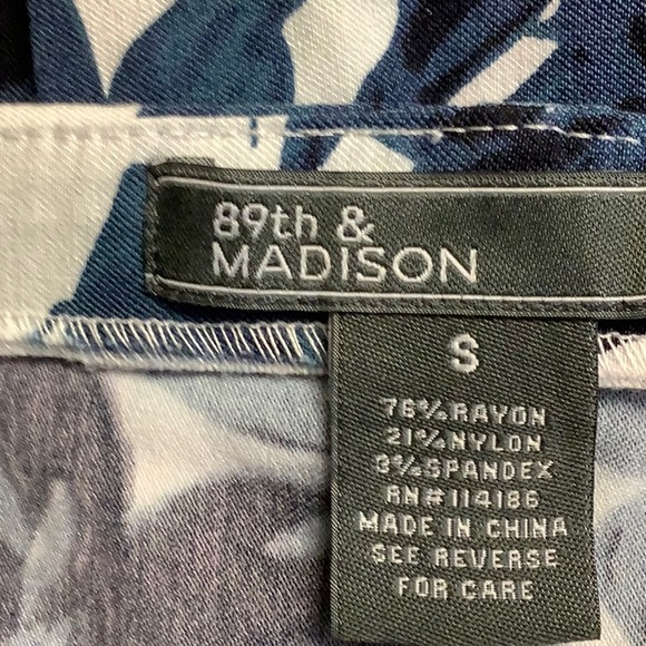 🦋 89th & MADISON blue print stretch pull on print skirt, size small. - Picture 3 of 4